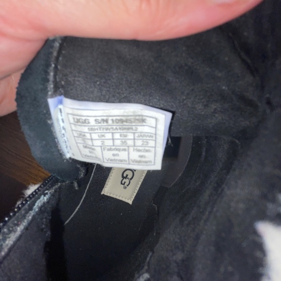 🔥🔥Ugg boots big kid size 3 - Picture 6 of 8